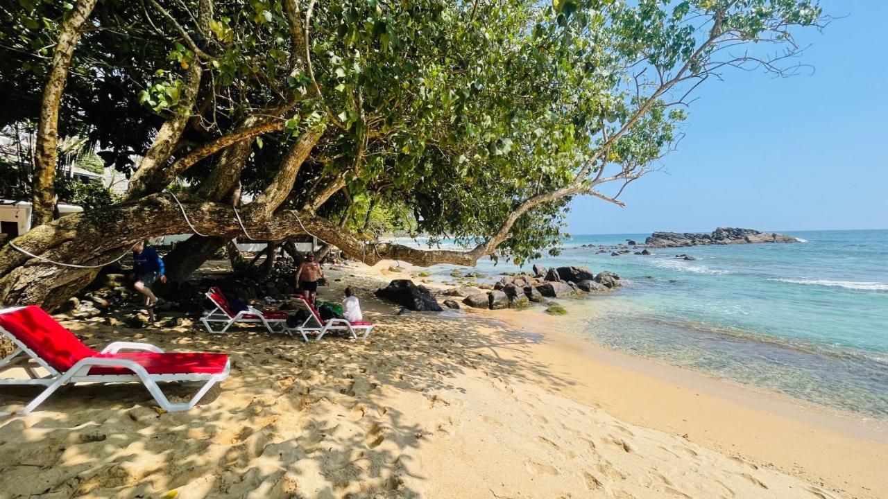 The Point Mirissa Hotel Bagian luar foto