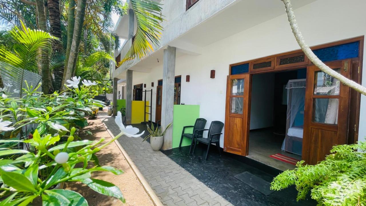The Point Mirissa Hotel Bagian luar foto