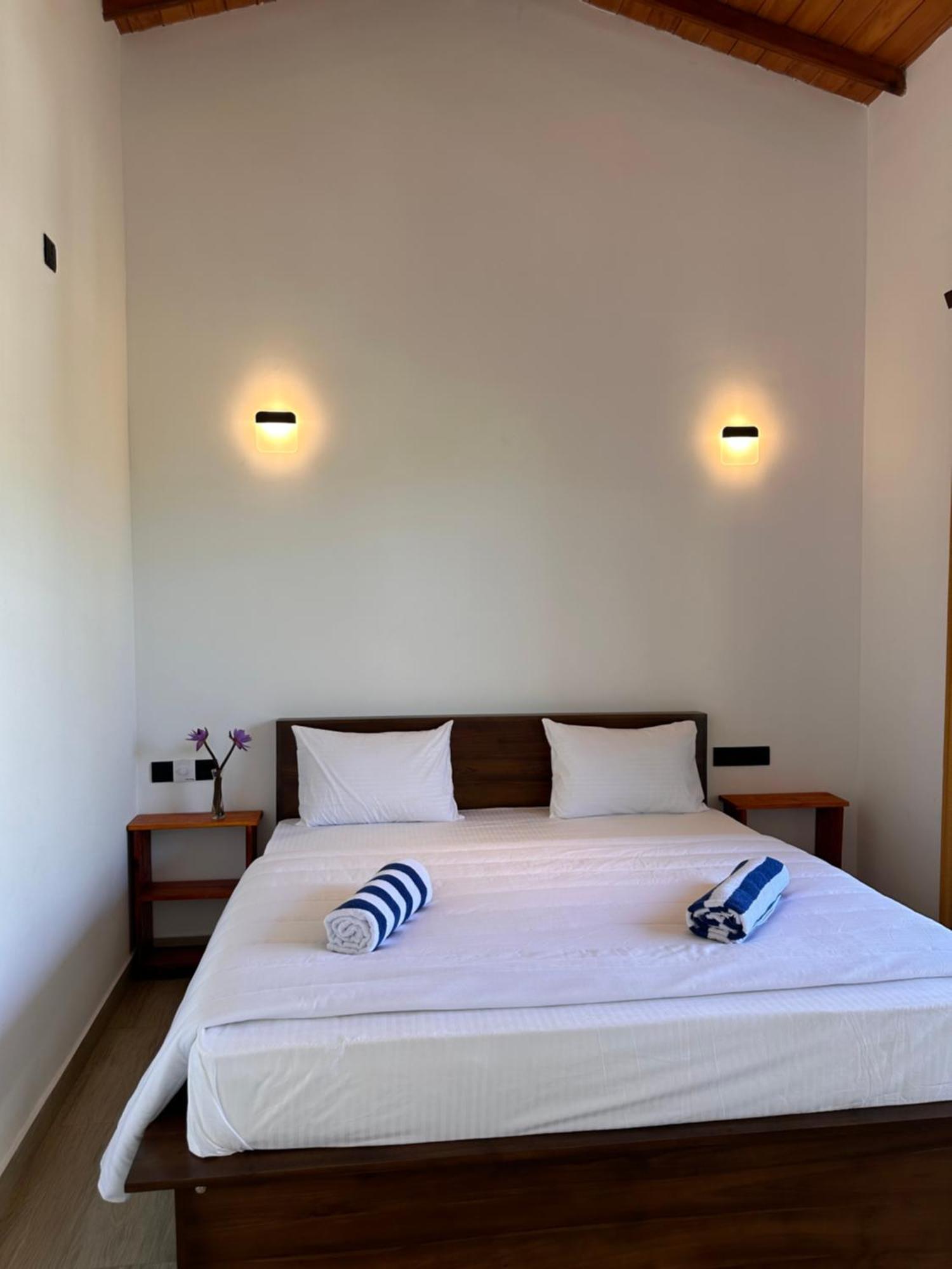 The Point Mirissa Hotel Bagian luar foto