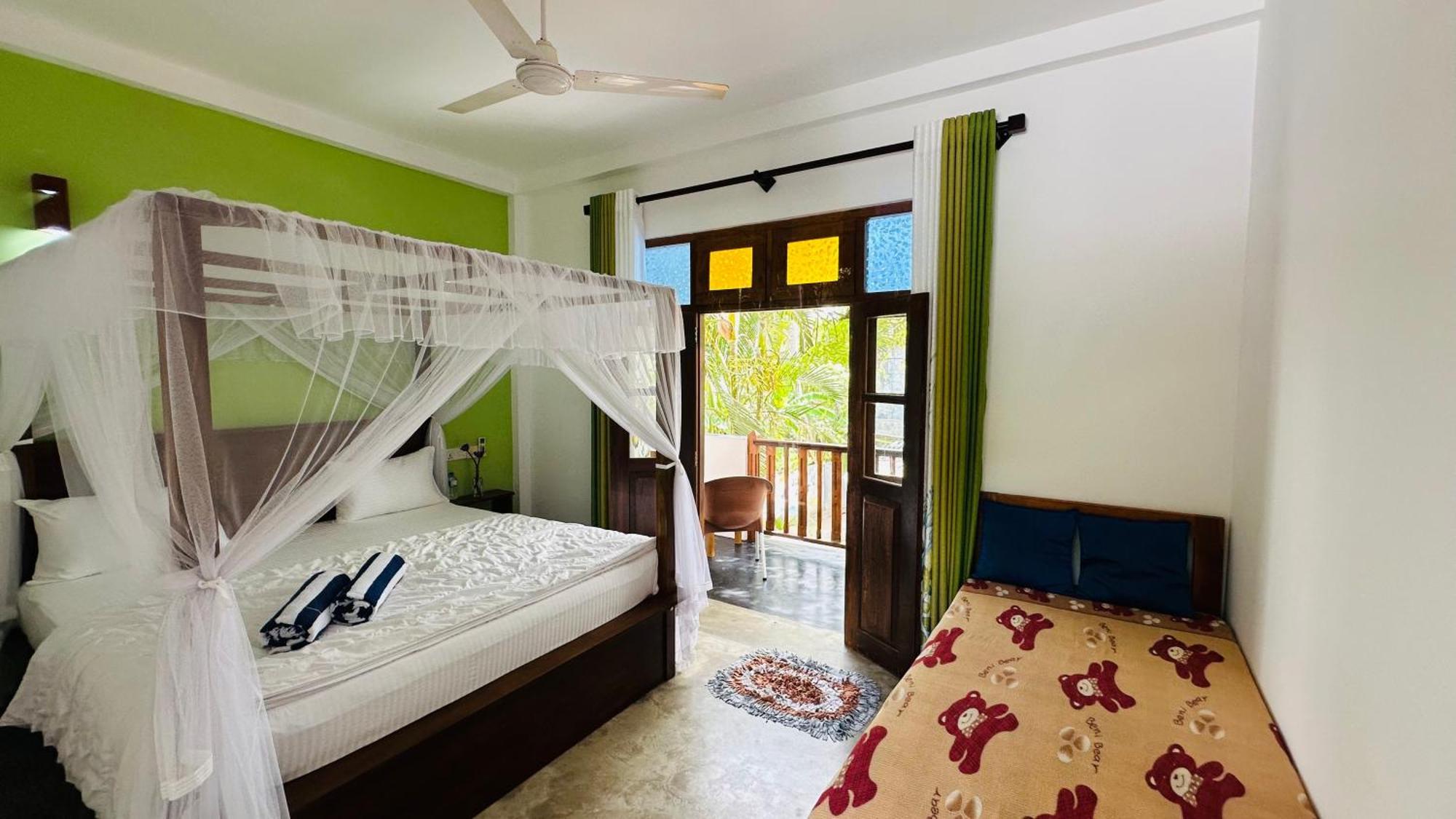 The Point Mirissa Hotel Bagian luar foto