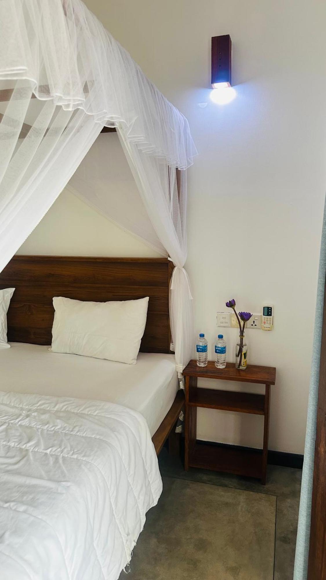 The Point Mirissa Hotel Bagian luar foto