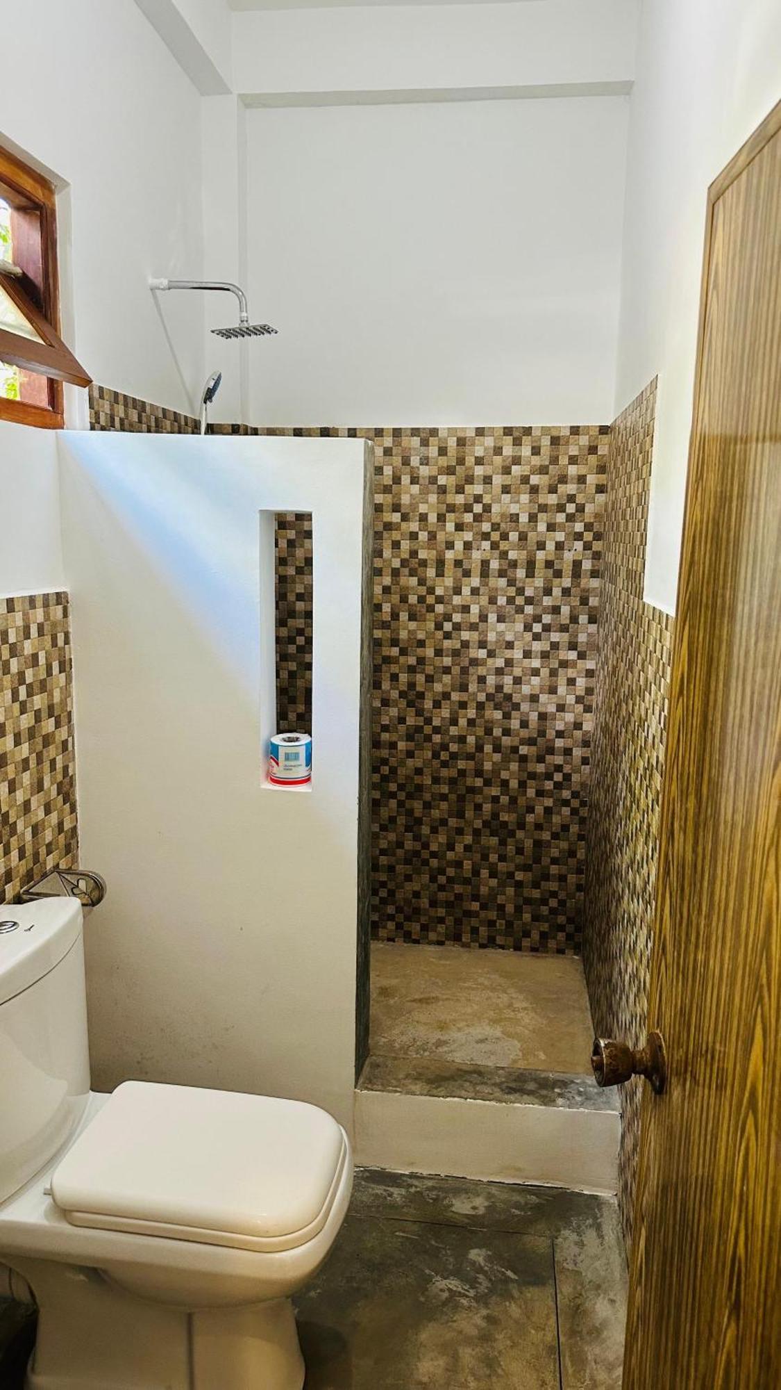 The Point Mirissa Hotel Bagian luar foto