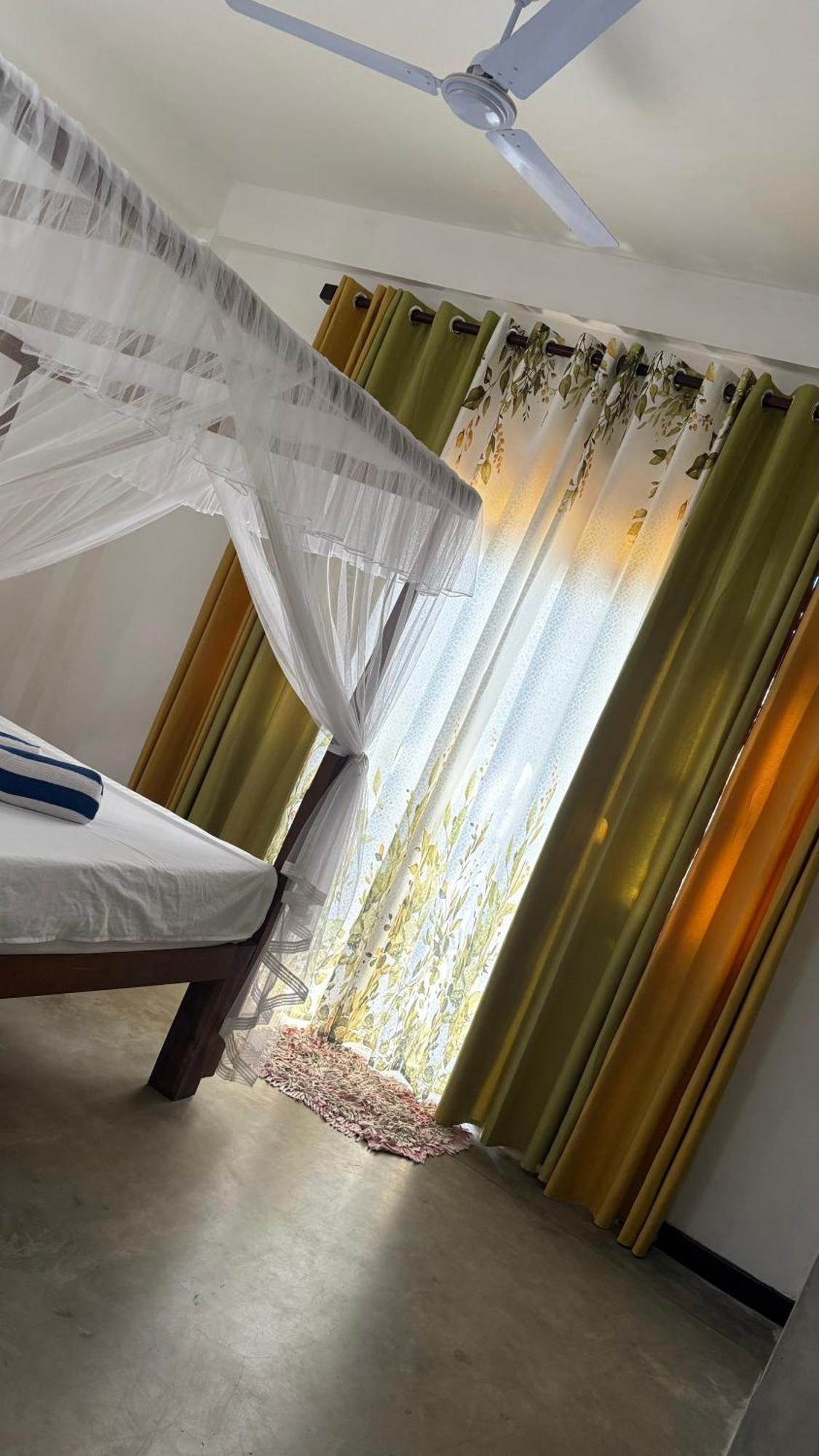 The Point Mirissa Hotel Bagian luar foto